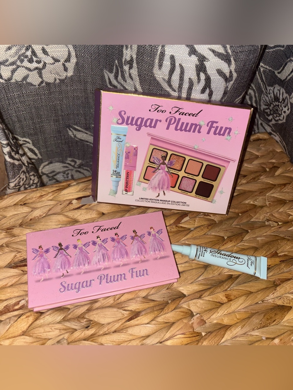 Too Faced Sugar Plum Fun Eyeshadow Set - Lip injection gloss not included.